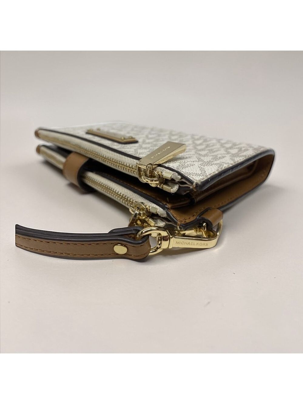 Michael Kors Vanilla Logo Smartphone Wallet Wristlet - Picture 3 of 7